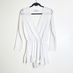 🤍 5/$25 Lioness surplice romper